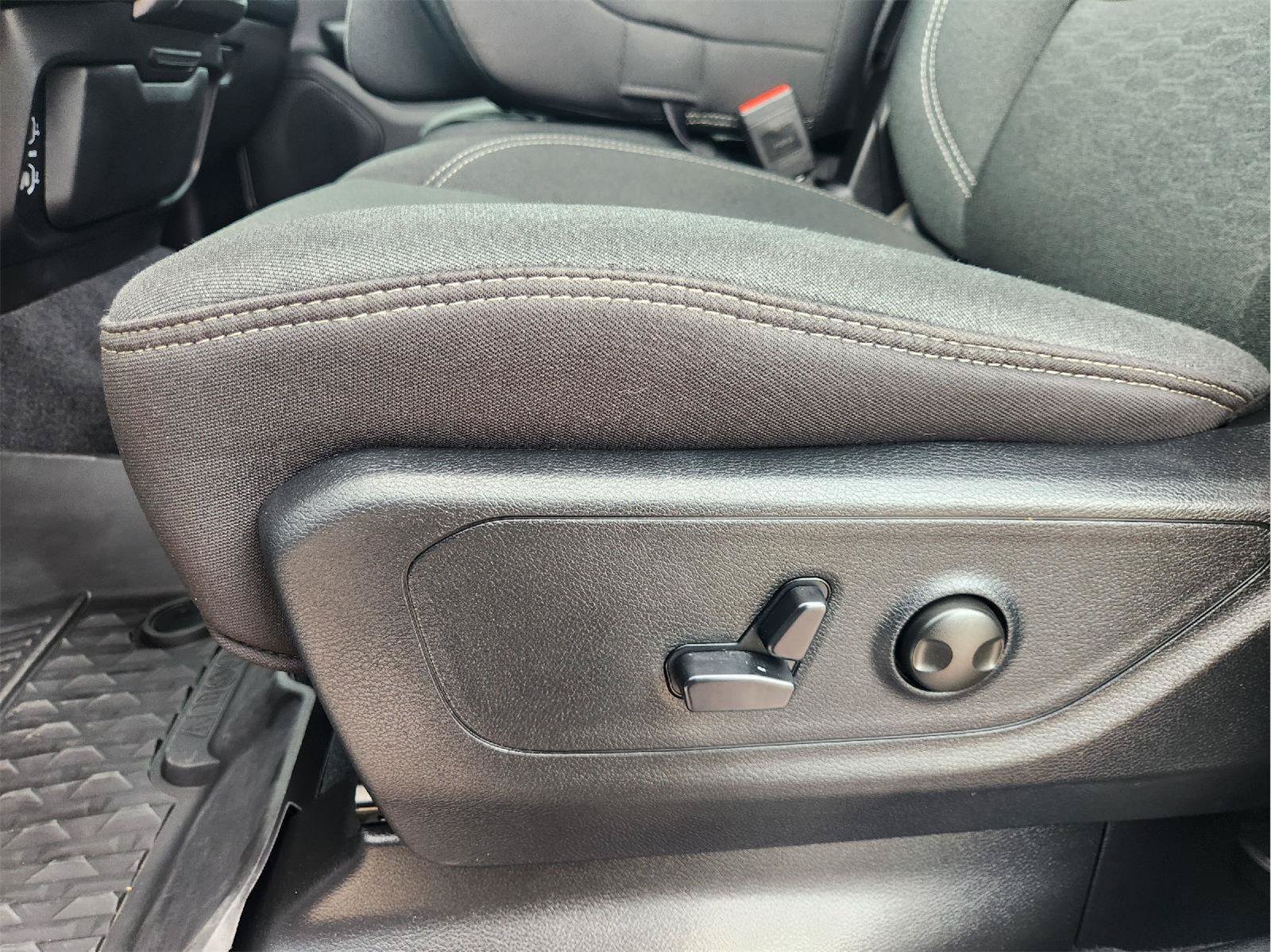 Used 2025 RAM 1500 Big Horn RWD image 24