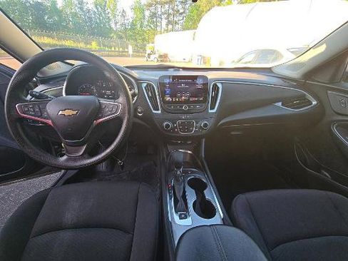 Used 2024 Chevrolet Malibu LT FWD image 5