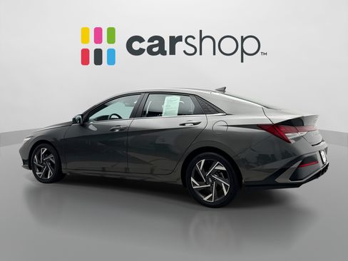 Used 2025 Hyundai Elantra SEL FWD image 3