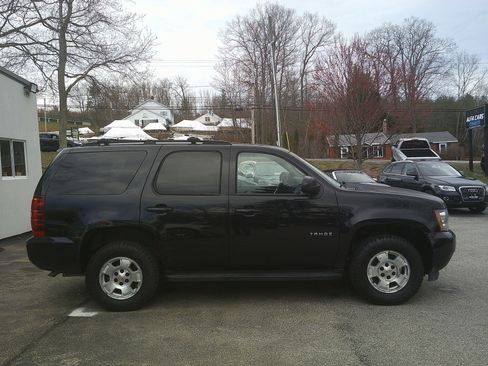 Used 2013 Chevrolet Tahoe LS w/ Convenience Package image 4
