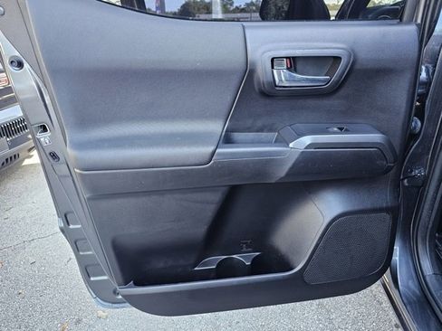 Used 2020 Toyota Tacoma 2WD Double Cab image 22