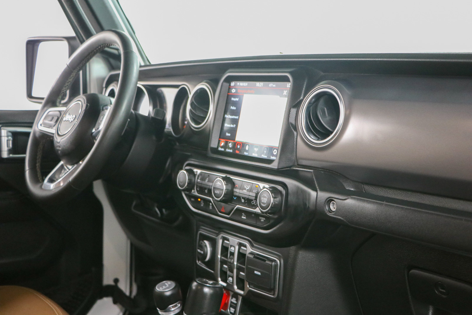 Used 2023 Jeep Gladiator Rubicon w/ LED Lighting Group AWD/4WD image 26