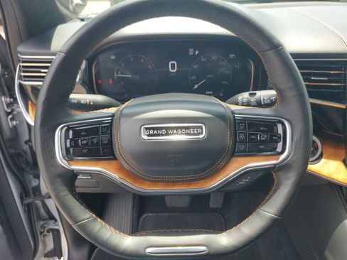 Used 2024 Jeep Grand Wagoneer L Series III AWD/4WD image 15