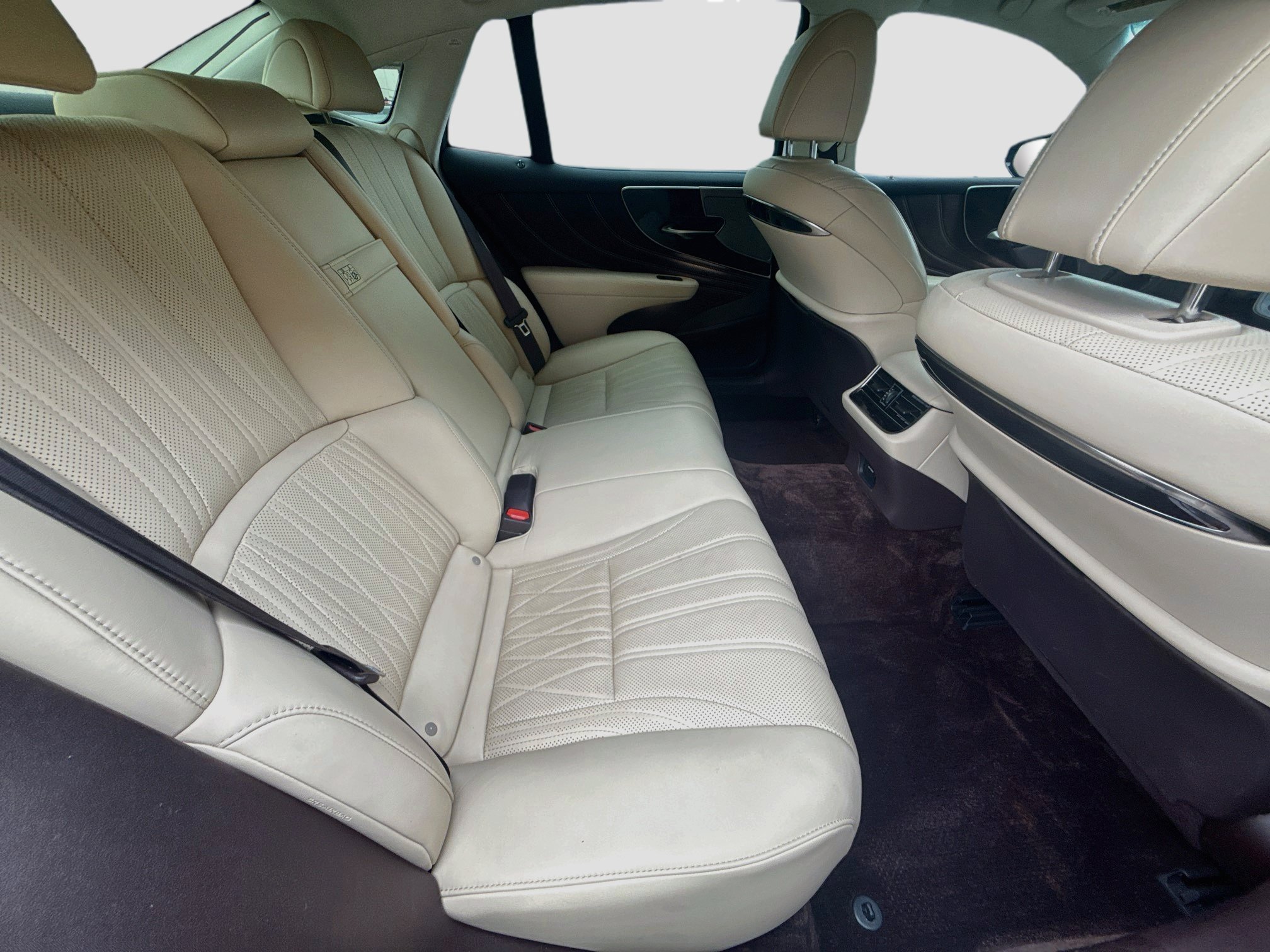 Used 2020 Lexus LS 500 w/ Interior Upgrade Package RWD image 26