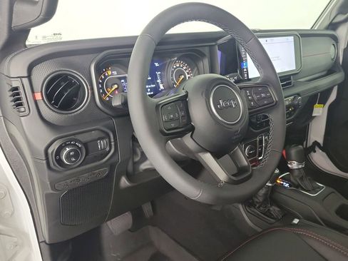 Used 2025 Jeep Gladiator Rubicon image 14