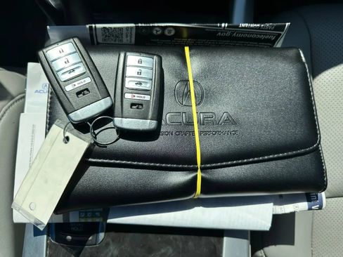 Used 2018 Acura TLX w/ Technology Package FWD image 37
