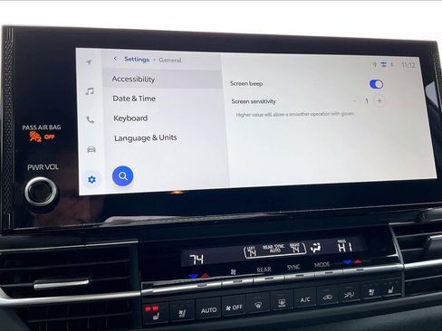 Used 2025 Toyota Sienna Platinum image 36