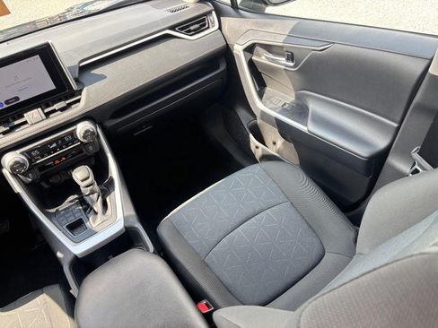 Used 2025 Toyota RAV4 XLE AWD/4WD image 16