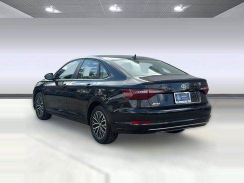 Certified 2021 Volkswagen Jetta SE w/ SE Cold Weather Package image 3