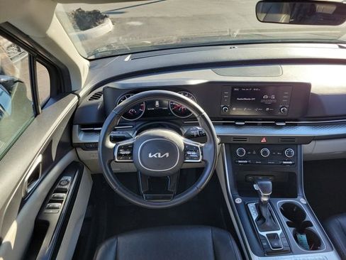 Used 2024 Kia Carnival LX image 27