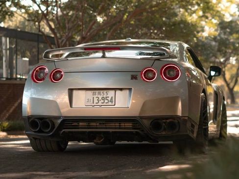 Used 2015 Nissan GT-R Premium image 6