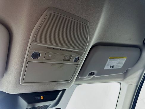 Used 2025 Nissan Kicks SR w/ Illumination Package image 33