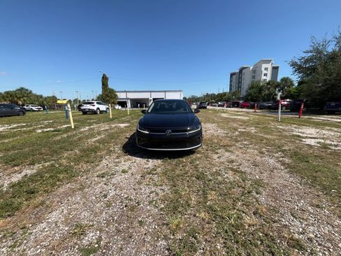 Used 2025 Volkswagen Jetta SE image 22