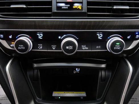 Used 2020 Honda Accord Touring image 29