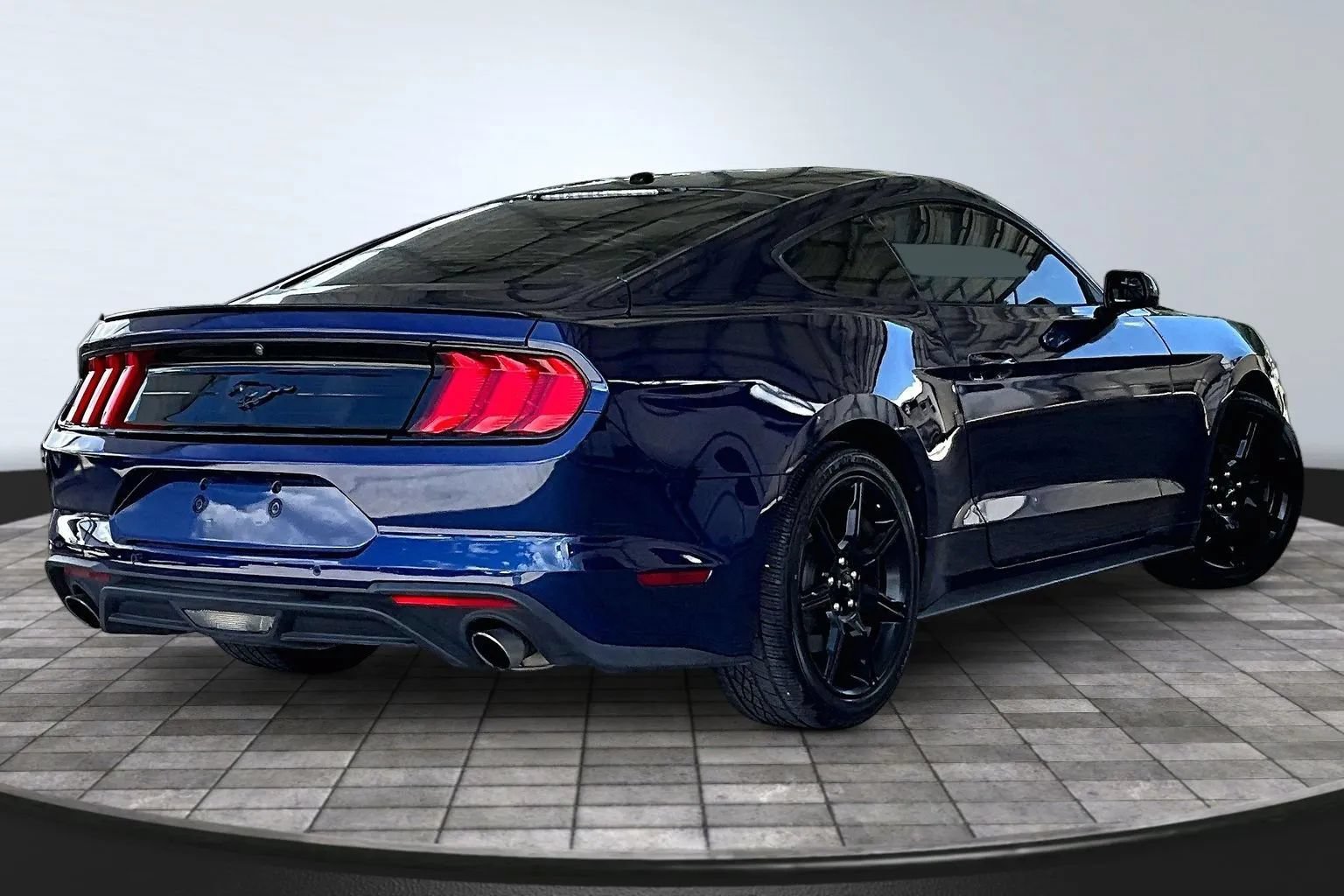 Used 2019 Ford Mustang Coupe w/ Equipment Group 101A RWD image 6