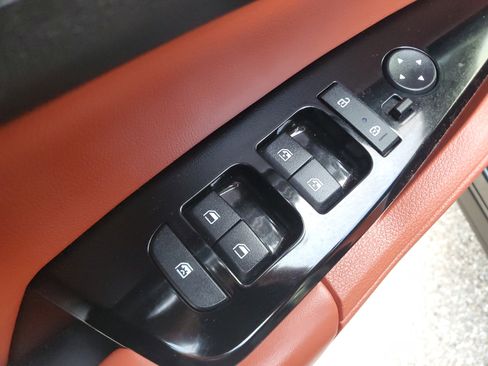 Used 2024 Kia Sportage SX FWD image 18