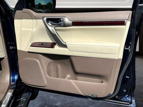 Used 2018 Lexus GX 460 Luxury w/ Preferred Accessory Package AWD/4WD image 28