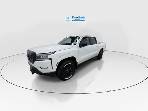 Used 2023 Nissan Frontier SV w/ Midnight Edition Package AWD/4WD image 6