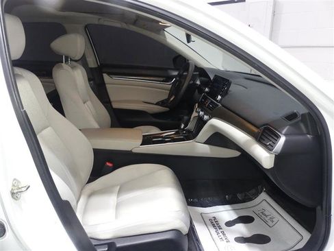 Used 2019 Honda Accord EX image 22