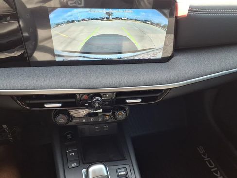 Used 2026 Nissan Kicks SV FWD image 15