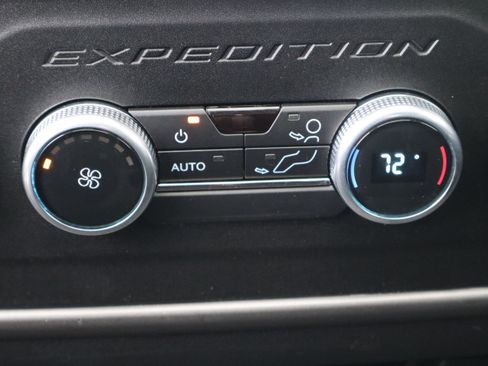 Used 2021 Ford Expedition XLT AWD/4WD image 24