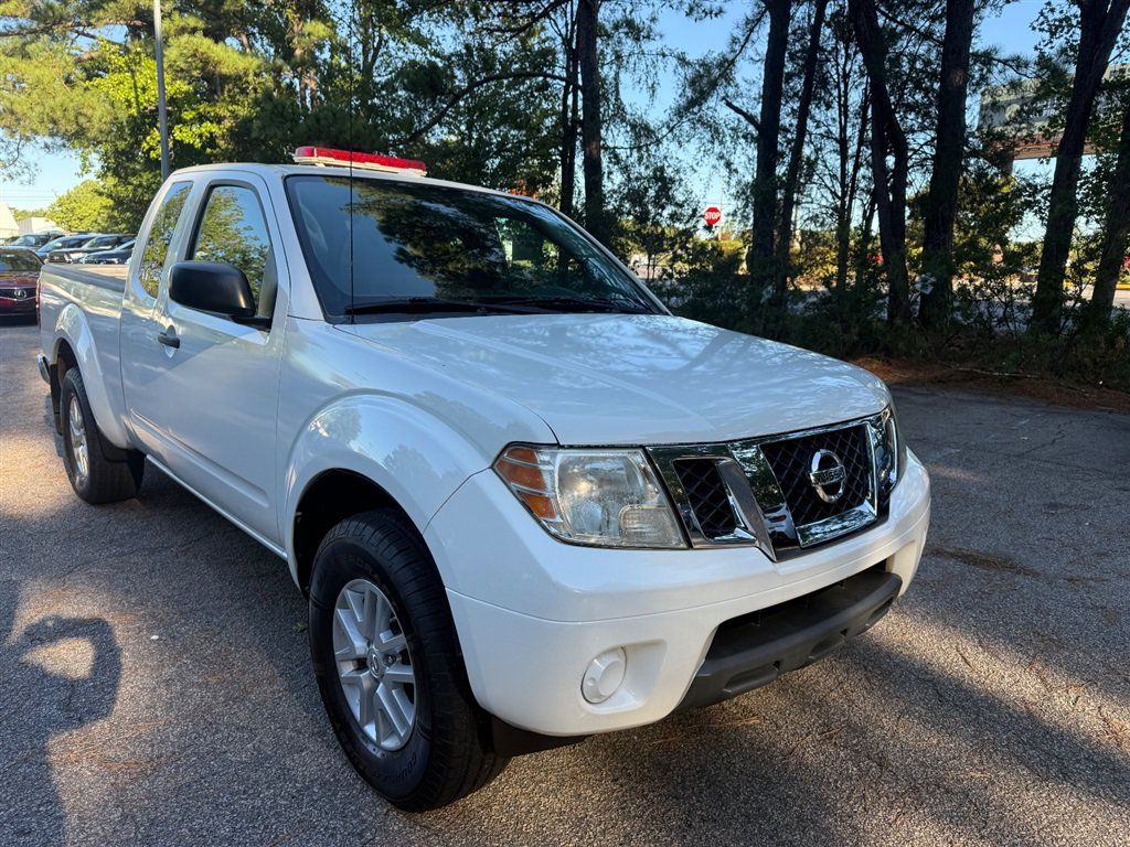Used 2018 Nissan Frontier SV AWD/4WD image 3