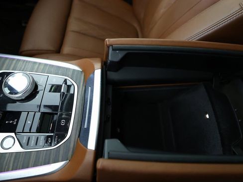 Used 2023 BMW X7 xDrive40i w/ Executive Package image 43