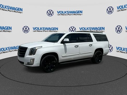 Used 2018 Cadillac Escalade ESV Luxury RWD image 4