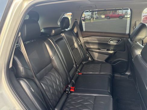 Used 2023 Nissan Rogue Platinum w/ Platinum Premium Package image 13