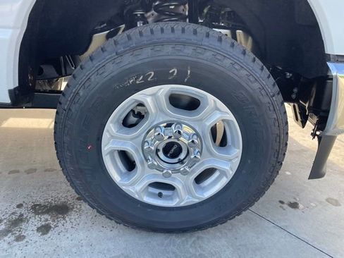 New 2026 Ford F250 XLT w/ XLT Premium Package image 32