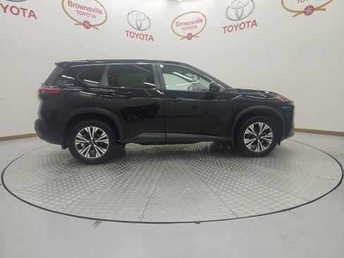 Used 2023 Nissan Rogue SV FWD image 6