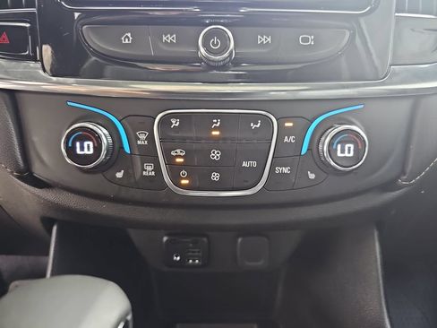 Used 2023 Chevrolet Traverse LT w/ LT Premium Package AWD/4WD image 29
