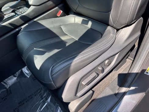 Used 2024 Honda Pilot EX-L image 16