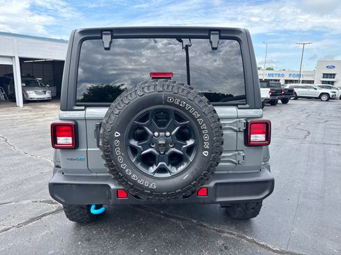 Used 2023 Jeep Wrangler Unlimited w/ Cold Weather Group AWD/4WD image 4