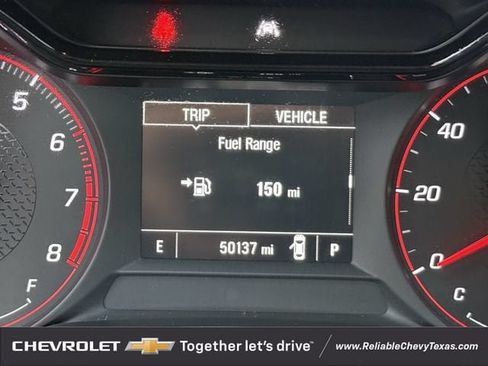 Used 2024 Chevrolet Trax RS w/ Sunroof Package FWD image 19