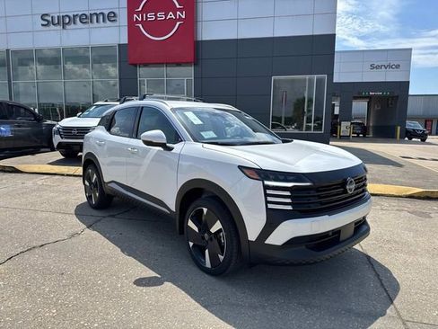 New 2025 Nissan Kicks SR image 1