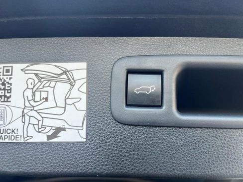 Used 2021 Toyota Highlander Limited image 5