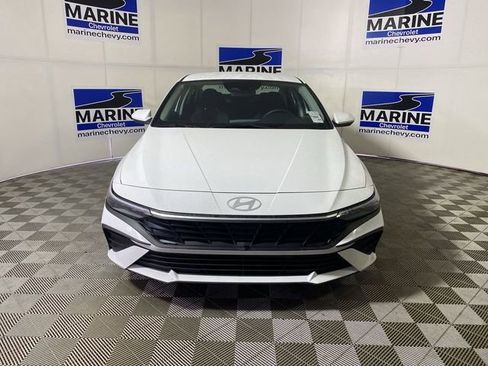 Used 2025 Hyundai Elantra SE image 15