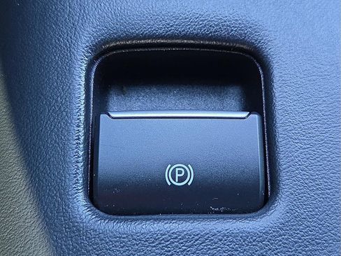 Used 2024 Ford Mustang GT Premium image 18