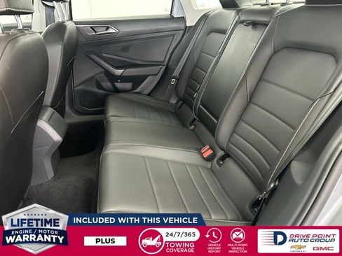 Used 2024 Volkswagen Jetta SE image 22
