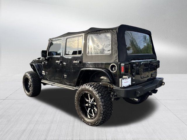 Used 2015 Jeep Wrangler Unlimited Rubicon w/ Connectivity Group AWD/4WD image 8