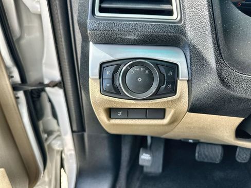 Used 2016 Ford Explorer XLT w/ Equipment Group 202A image 18