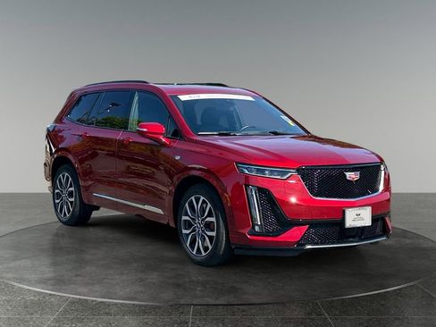 Used 2024 Cadillac XT6 Sport w/ Technology Package AWD/4WD image 8