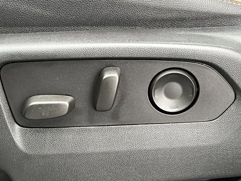 Used 2023 GMC Yukon AT4 w/ AT4 Premium Package image 15