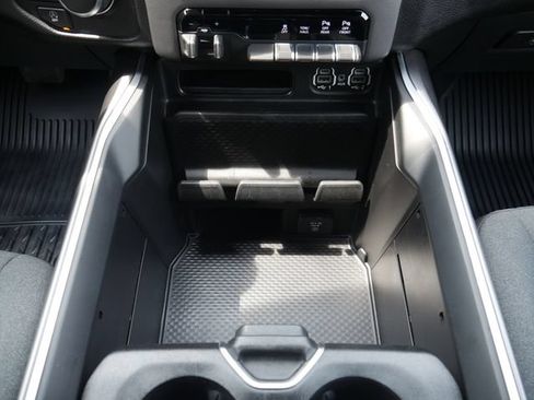 Used 2022 RAM 1500 Big Horn AWD/4WD image 25