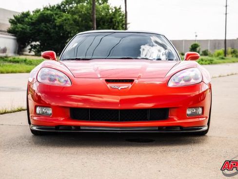 Used 2011 Chevrolet Corvette Z06 w/ Z06 Carbon Fiber Package RWD image 16