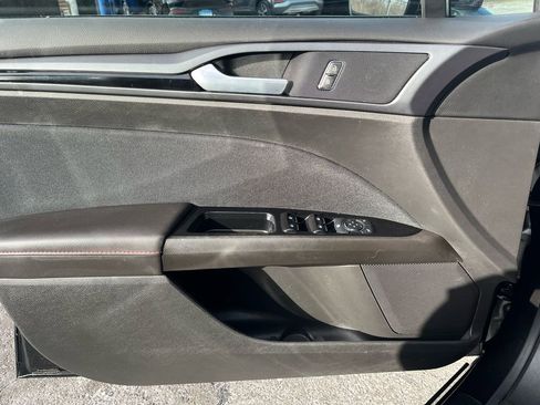 Used 2014 Ford Fusion SE image 17