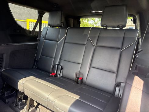 Used 2023 Cadillac Escalade ESV Premium Luxury AWD/4WD image 43