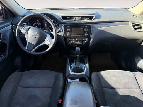 Used 2016 Nissan Rogue SV image 10