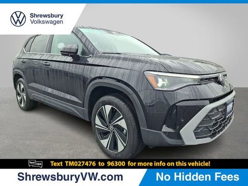 New 2026 Volkswagen Taos SE image 1